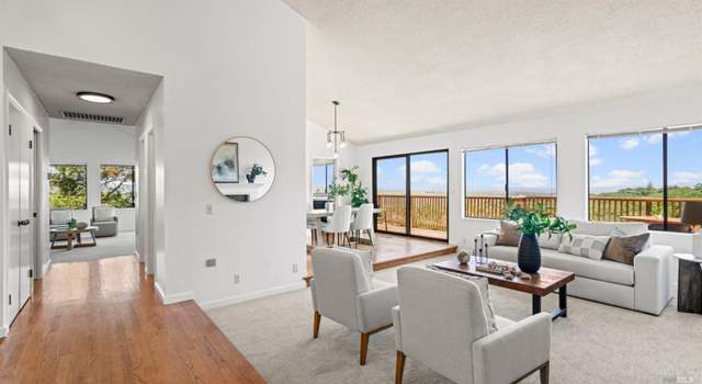 Photo of 125 Cerro Crest Dr, Novato, CA 94945