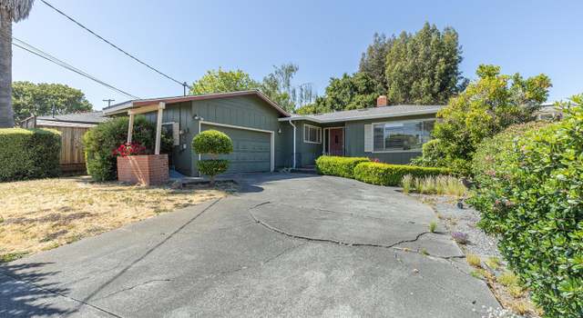 Photo of 1021 Country Club Dr, Petaluma, CA 94952