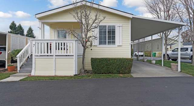 Photo of 7 Oakwood Dr, Petaluma, CA 94954