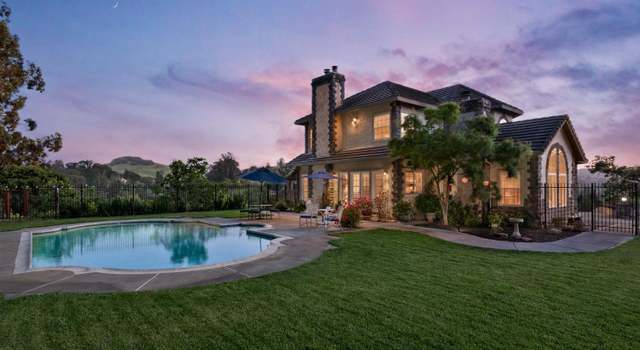 Photo of 9 Canyon Ct, Petaluma, CA 94952