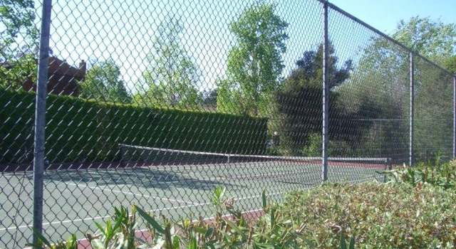 Photo of 15 Liberty Ln, Petaluma, CA 94952