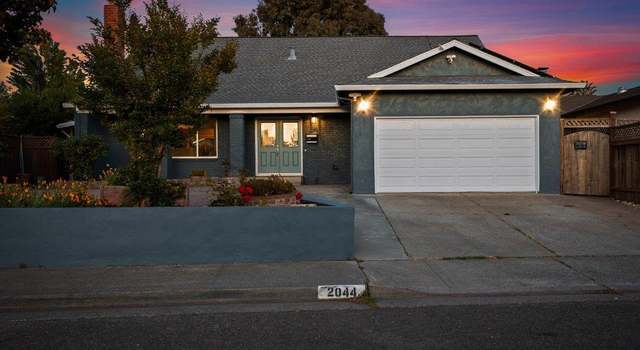 Photo of 2044 Willow Dr, Petaluma, CA 94954