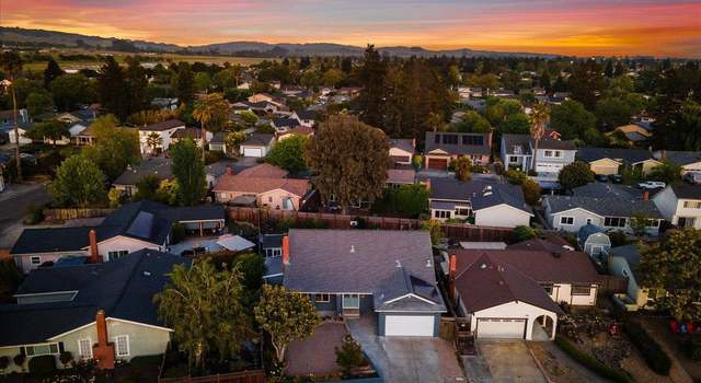 Photo of 2044 Willow Dr, Petaluma, CA 94954