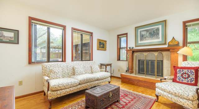 Photo of 327 Grandview Ave, Novato, CA 94945