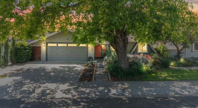 Photo of 464 Azalea Way, Vacaville, CA 95688