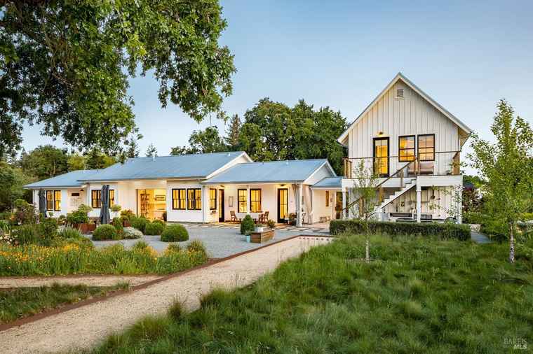 Photo of 1030 E Macarthur St Sonoma, CA 95476