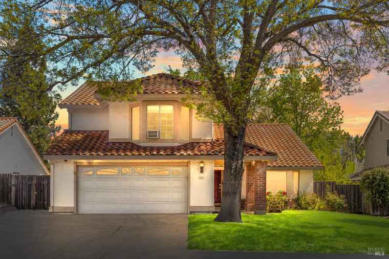 Photo of 219 Wrentham Dr Vacaville, CA 95688