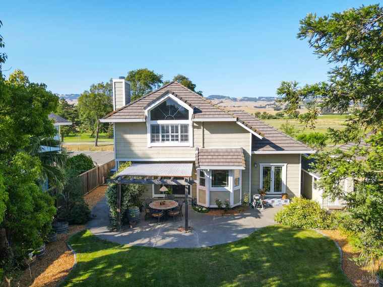 Photo of 2128 Saint Augustine Cir Petaluma, CA 94954