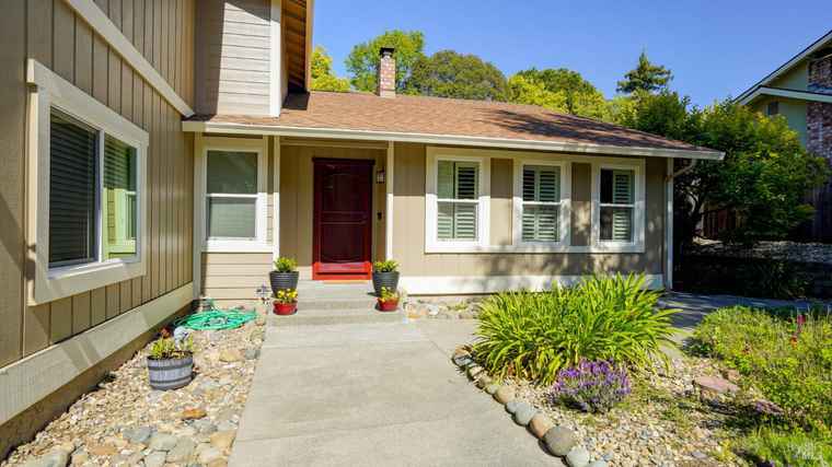 Photo of 107 Monte Verde Dr Vacaville, CA 95688