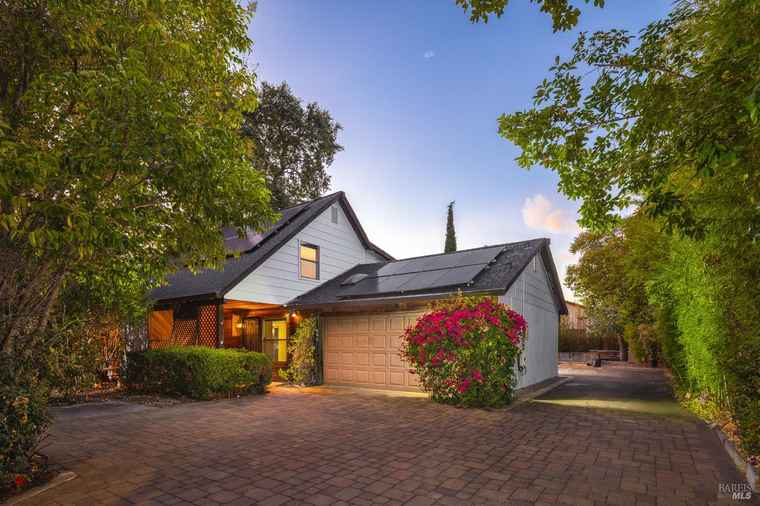 Photo of 605 Curtin Ln Sonoma, CA 95476