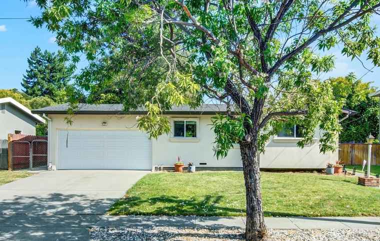 Photo of 3338 Main St Napa, CA 94558
