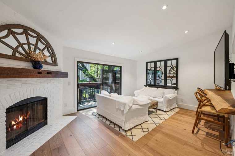 Photo of 4 Freedom Ln S Petaluma, CA 94952