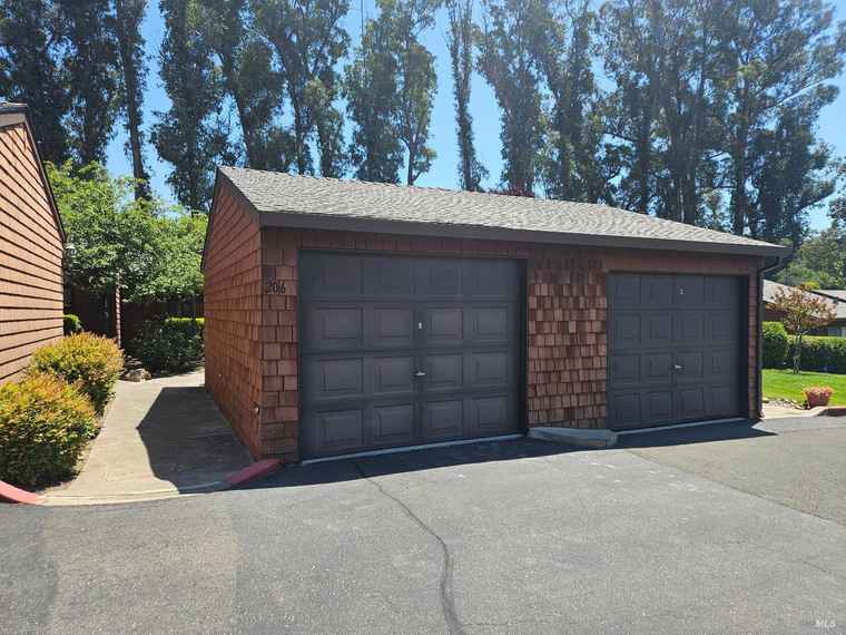 Photo of 206 Indian Creek Dr Santa Rosa, CA 95409