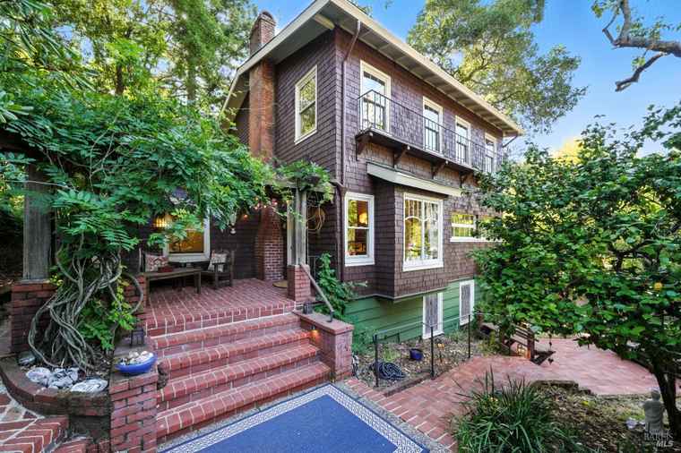 Photo of 150 Bungalow Ave San Rafael, CA 94901