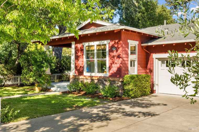 Photo of 900 Donner Ave Sonoma, CA 95476