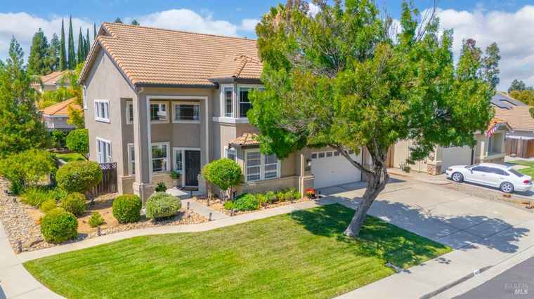 Photo of 953 Cashel Cir Vacaville, CA 95688