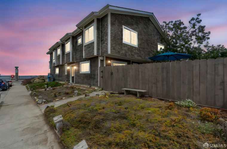 Photo of 1989 Beach Blvd Pacifica, CA 94044