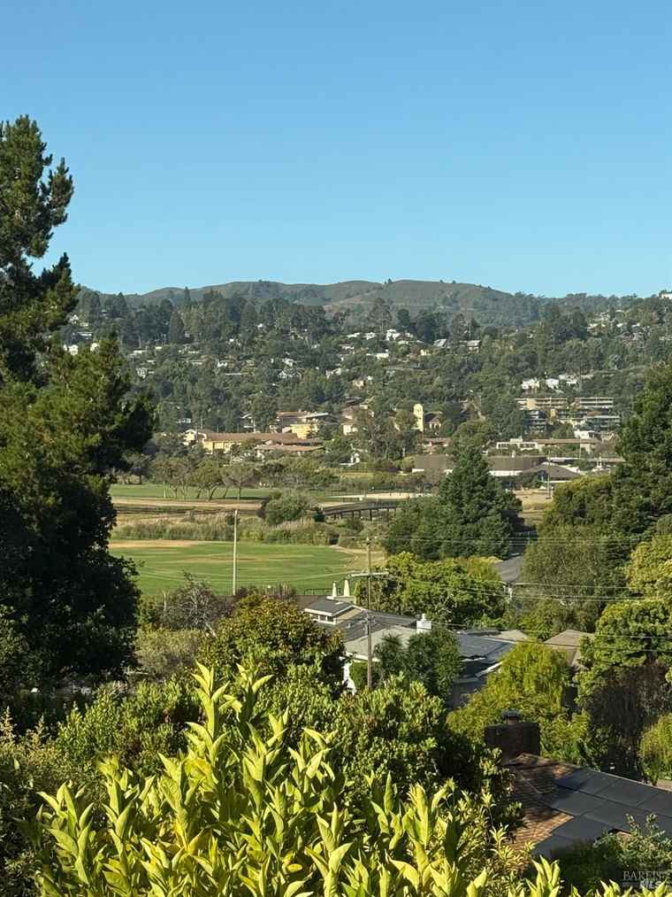 Photo of 22 Keats Dr Mill Valley, CA 94941