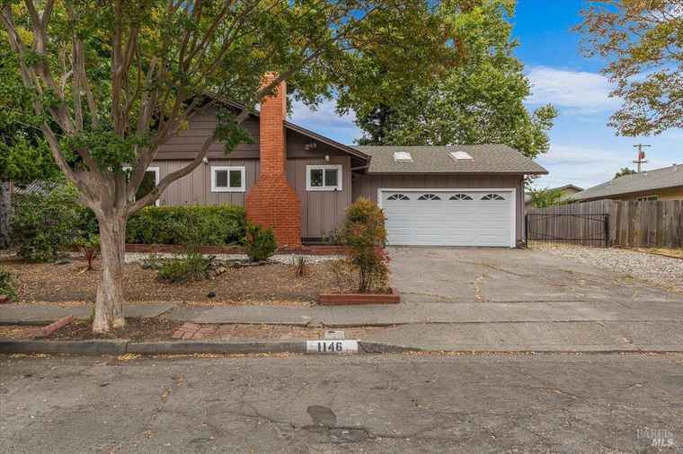 Photo of 1146 Evans Dr Santa Rosa, CA 95405