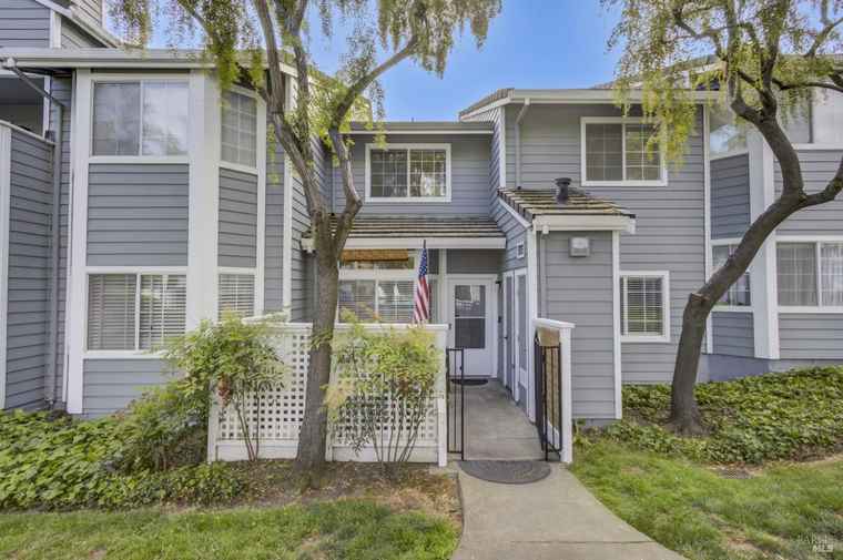 Photo of 703 Waterford Pl Pinole, CA 94564