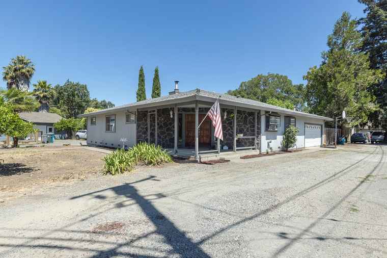 Photo of 1895 Hoen Ave Santa Rosa, CA 95405