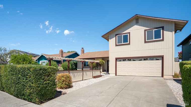 Photo of 809 Robin Way Petaluma, CA 94954