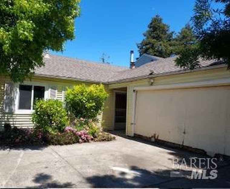 Photo of 628 Nikki Dr Petaluma, CA 94954