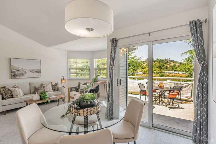 Photo of 45 Mariners Cir San Rafael, CA 94903
