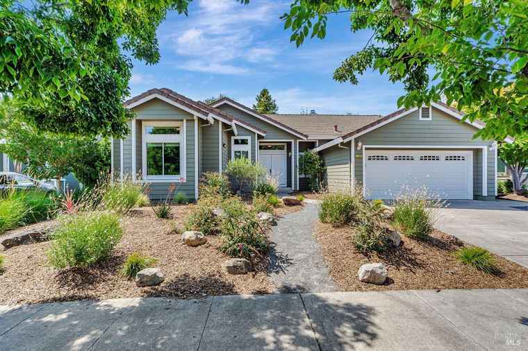 Photo of 1705 Andover Way Petaluma, CA 94954
