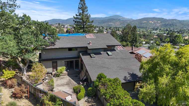 Photo of 1826 San Ramon Way Santa Rosa, CA 95409