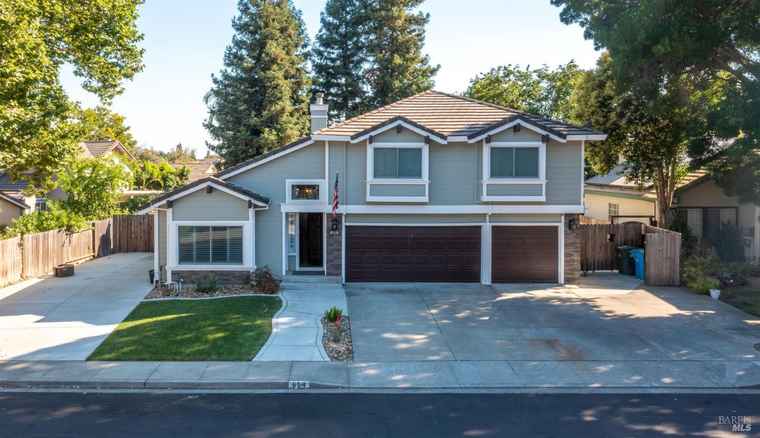 Photo of 654 Rutgers St Vacaville, CA 95687