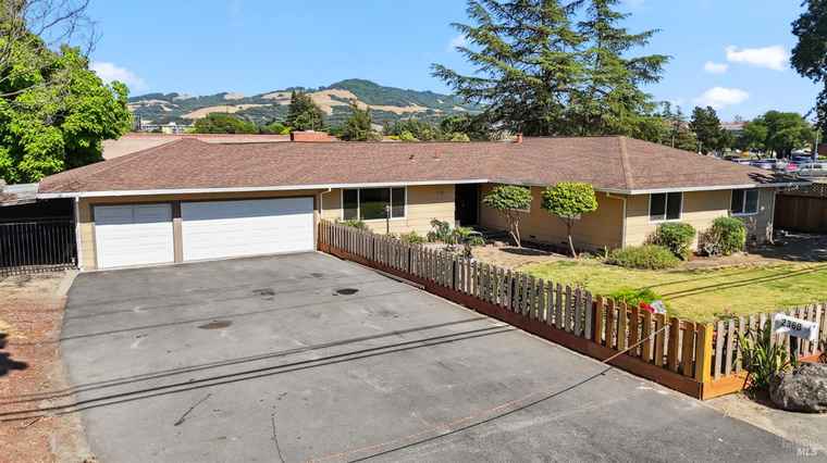 Photo of 2360 Corby Ave Santa Rosa, CA 95407