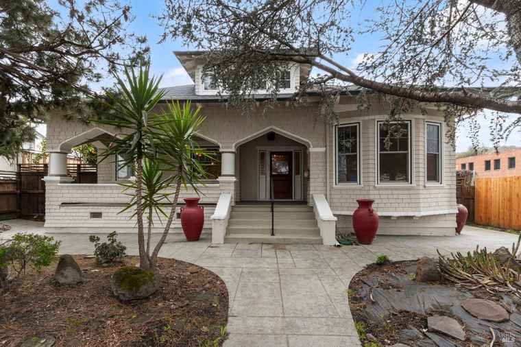 Photo of 509 Petaluma Blvd N Petaluma, CA 94952
