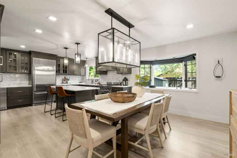 Photo of 38 Twelveoak Hill Dr San Rafael, CA 94903