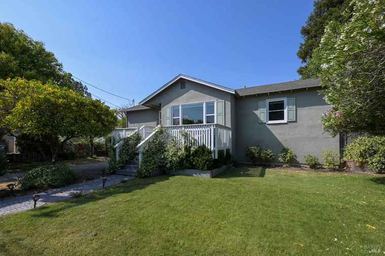 Photo of 7 Joan Ave Novato, CA 94947