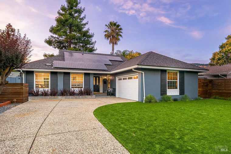 Photo of 145 San Carlos Way Novato, CA 94945