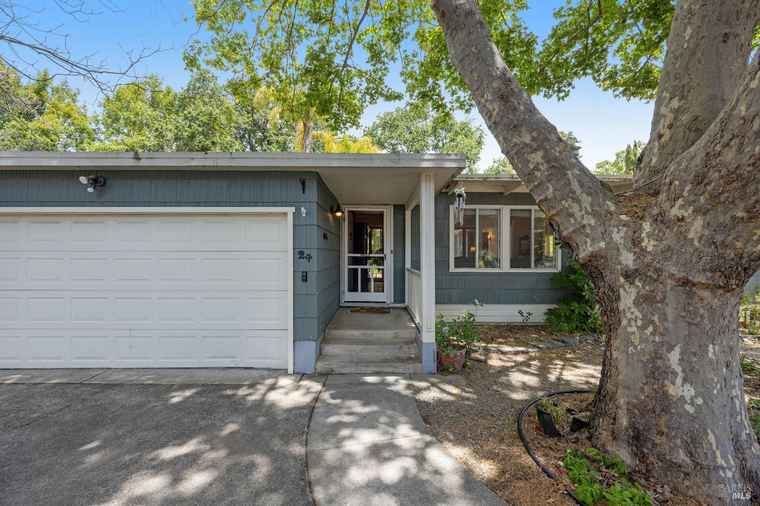 Photo of 24 Los Alondras Ct Novato, CA 94947