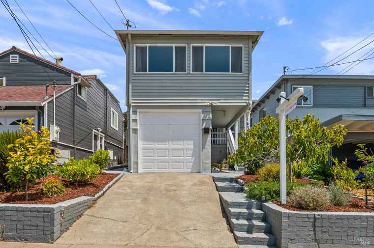 Photo of 1438 Merced St Richmond, CA 94804