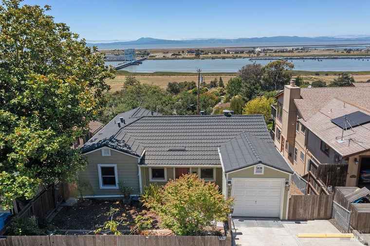 Photo of 185 Baxter St Vallejo, CA 94590