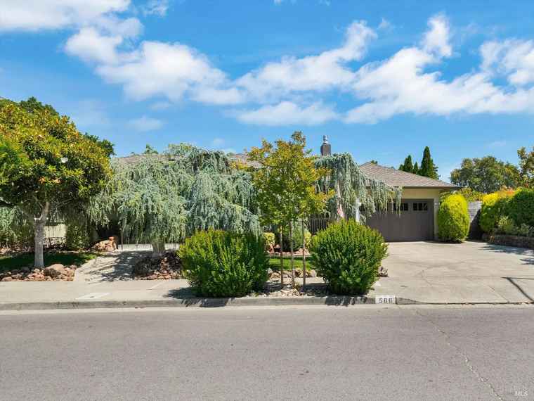 Photo of 566 Este Madera Dr Sonoma, CA 95476