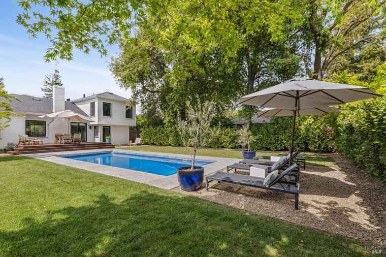 Photo of 742 2nd St E Sonoma, CA 95476