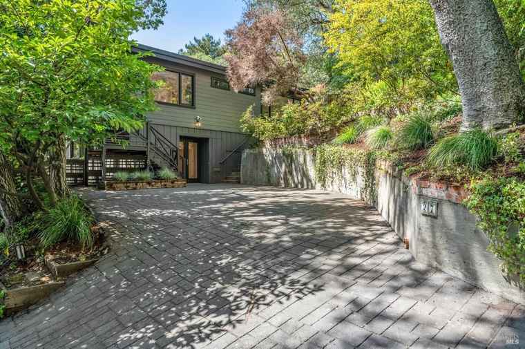 Photo of 27 Cottage Ave Mill Valley, CA 94941