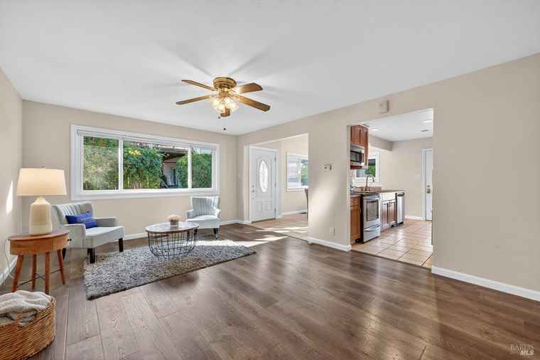 Photo of 140 E I St Benicia, CA 94510
