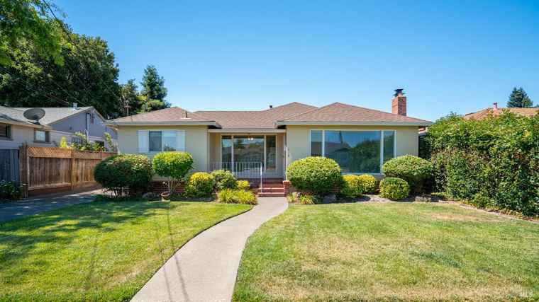 Photo of 114 Edith St Petaluma, CA 94952