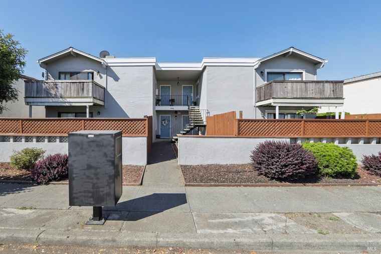 Photo of 775 Benicia Dr Santa Rosa, CA 95409