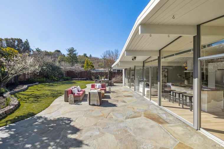 Photo of 35 Golden Hinde Blvd San Rafael, CA 94903