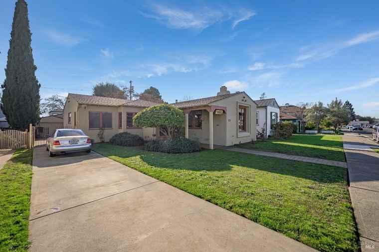 Photo of 1457 Ohio St Vallejo, CA 94590