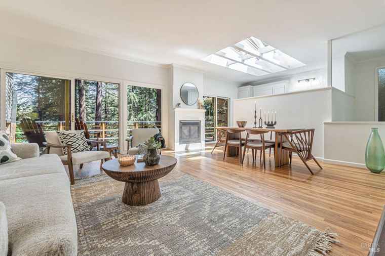 Photo of 156 Florence Ave Mill Valley, CA 94941
