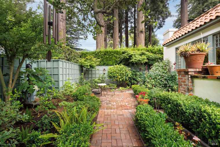 Photo of 177 Miller Ave Mill Valley, CA 94941