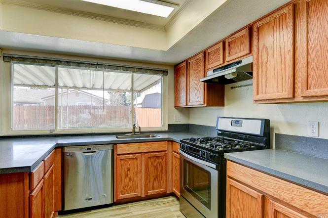 1161 Meadowlark Dr, Fairfield, CA 94533 | MLS# 22001937 ...